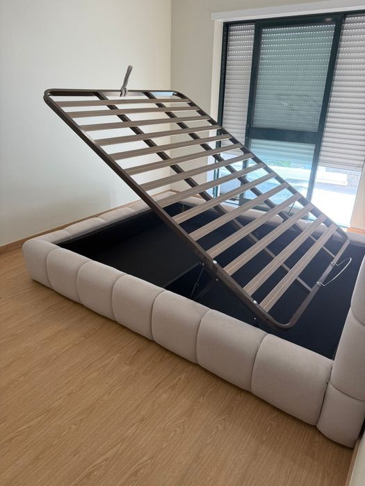 Cama da cabeceiras basto