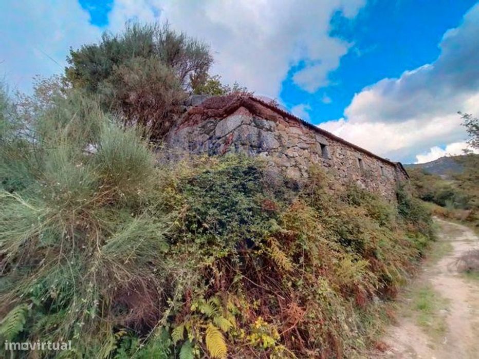 Moradia T0 para venda — Outeiro, Vila Real