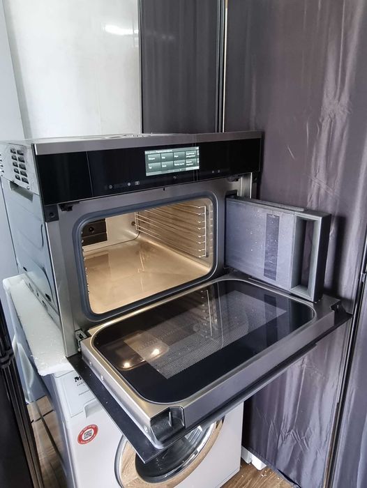 Urządzenie do gotowania na parze z kuchnią mikrofalową Miele DGM 6800