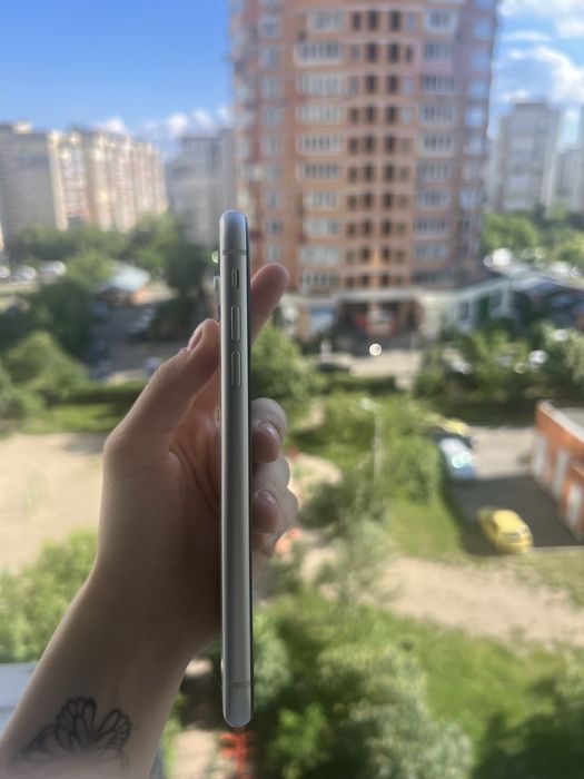 Iphone XR 128 гігабайт, білий