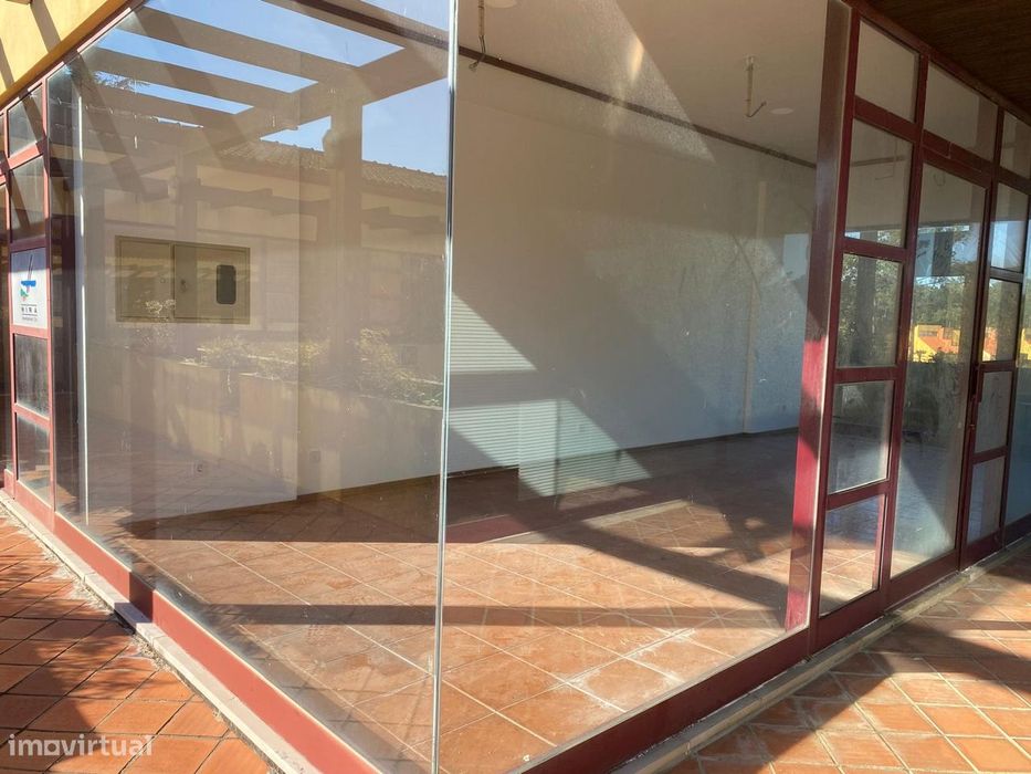 Oportunidade Única! Loja Comercial em Empreend. de Luxo - Mira Villas