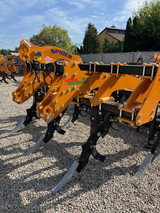 Pług dłutowy SPIDER 7G-300  Moro Aratri