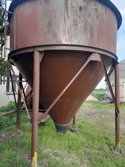 Sprzedam zbiornik betonowy