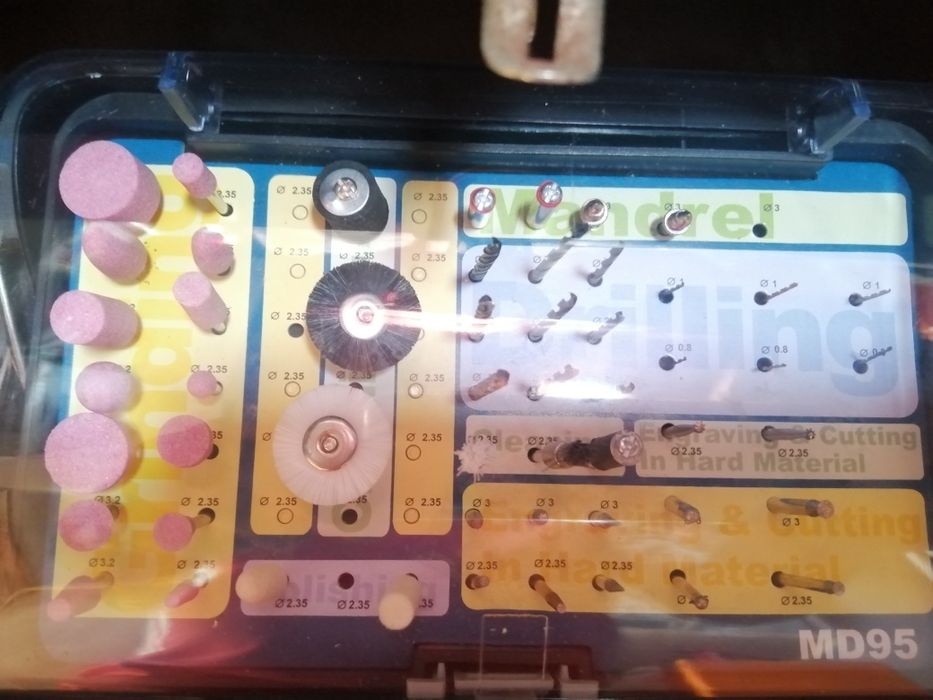 Máquina de precisão64752113932035122