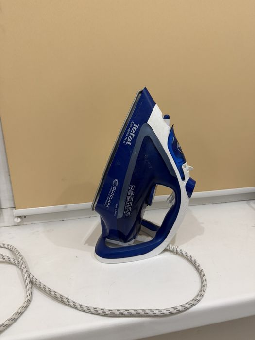 Фирменный утюг с паром