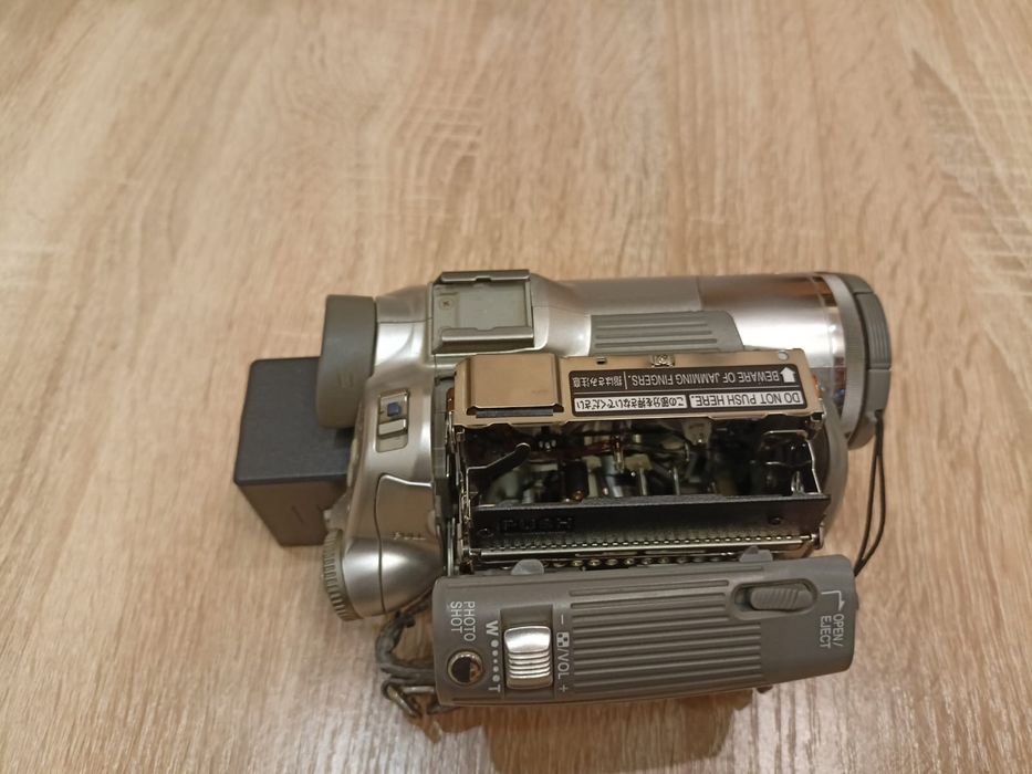 Продаю Камеру Panasonic NV-GS1