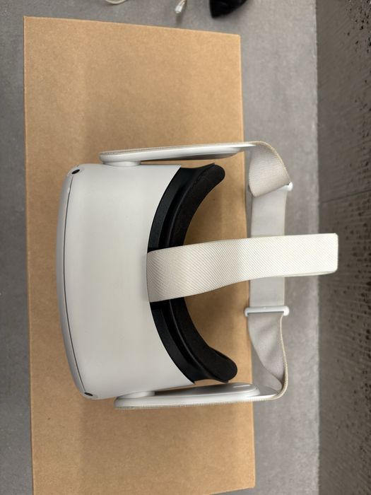 Meta Quest 2 (128 GB) – zestaw VR, stan bardzo dobry