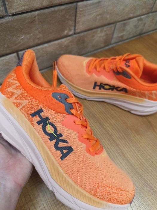 Кросівки HOKA дешево!