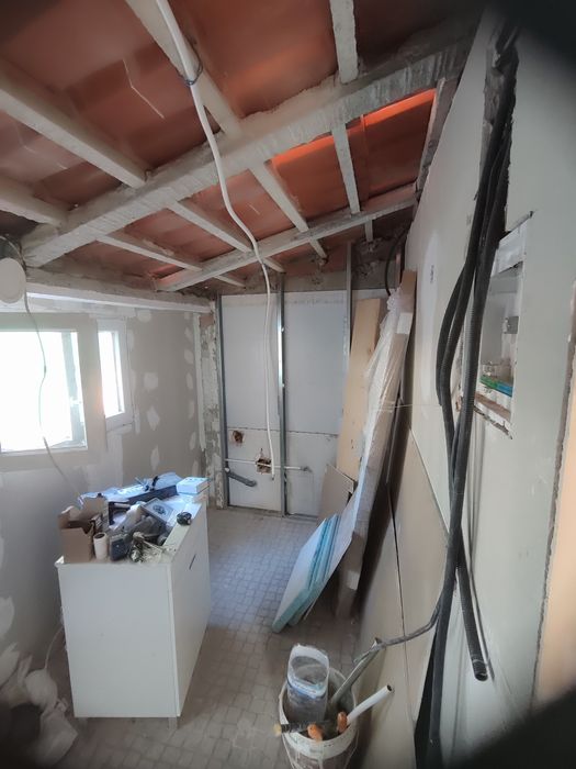 Handman, reparação de fugas de água, eletricidade, pintura.