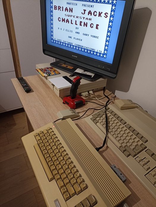 Komputer Commodore 64 pakiet w opakowaniu .