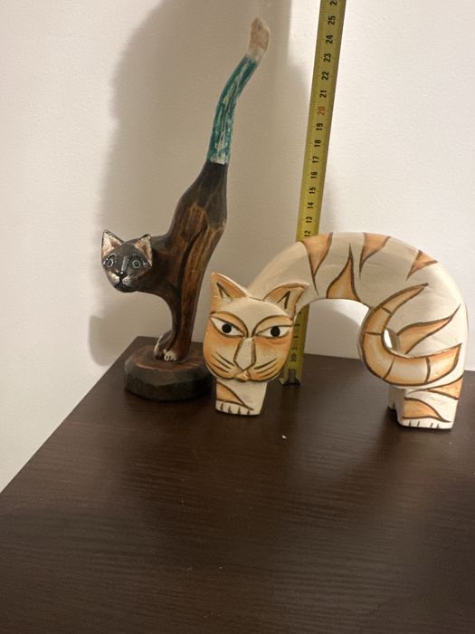 Koty figurki z drewna