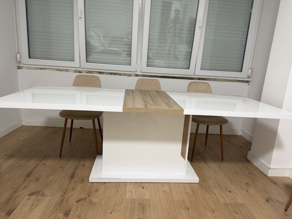 Mesa extensível branca