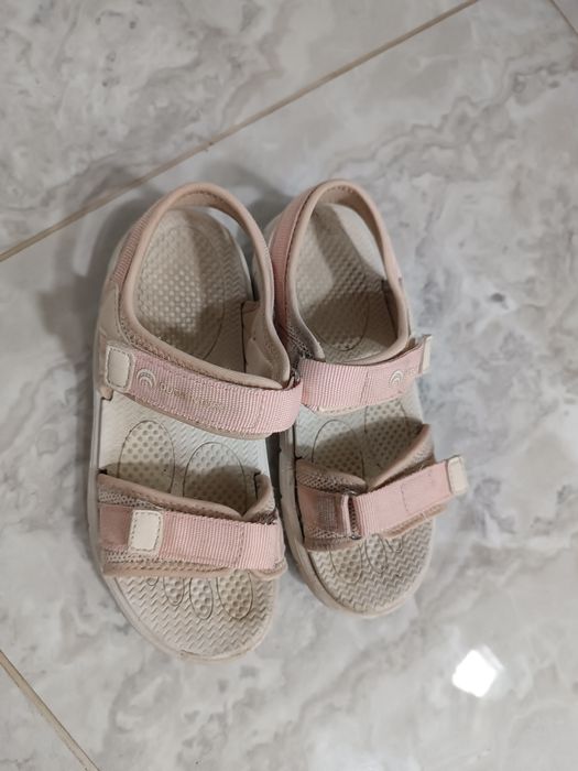 Босоніжки спортивні