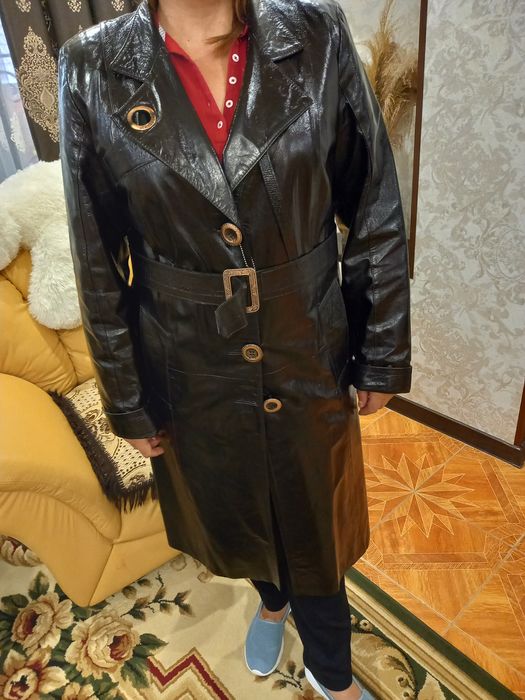 Продам женский кожаный плащ-тренч