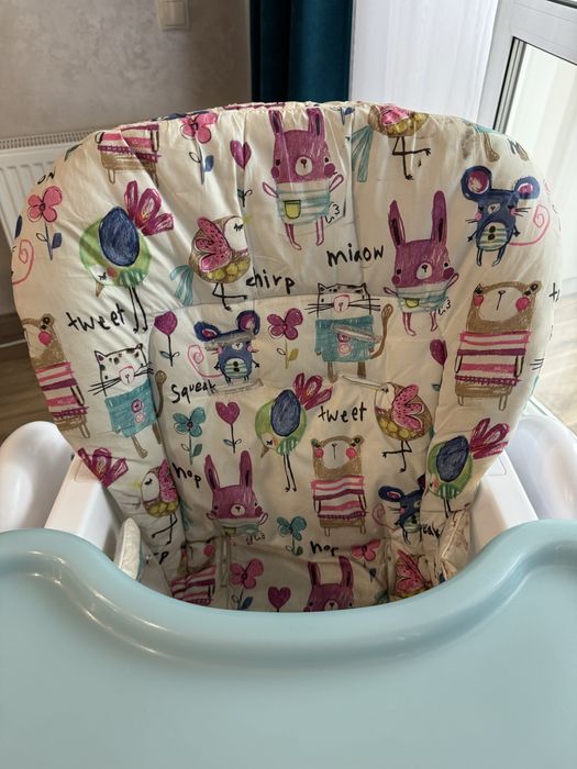 Дитячий стільчик для годування