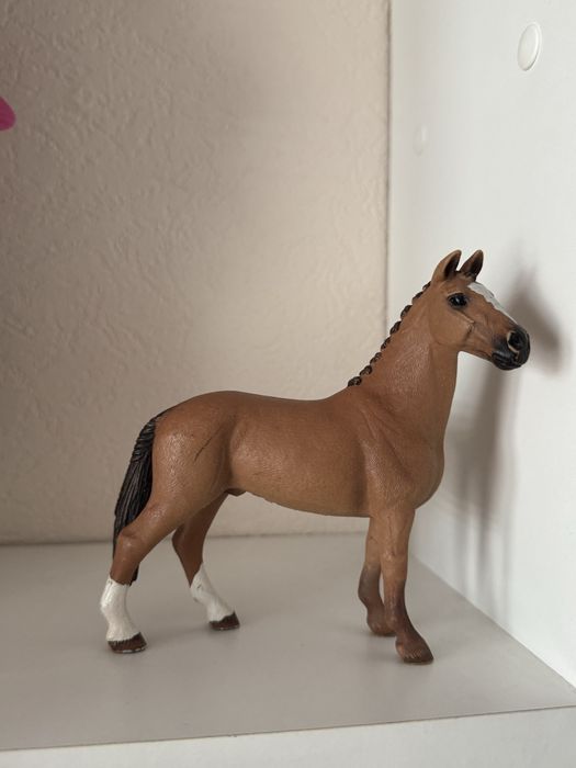 Figurka koń Schleich wałach hanowerski