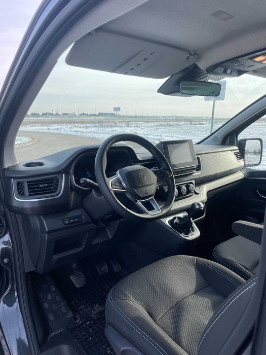 Wynajem 9-osobowego Renault Trafic -  od 240 zł/doba