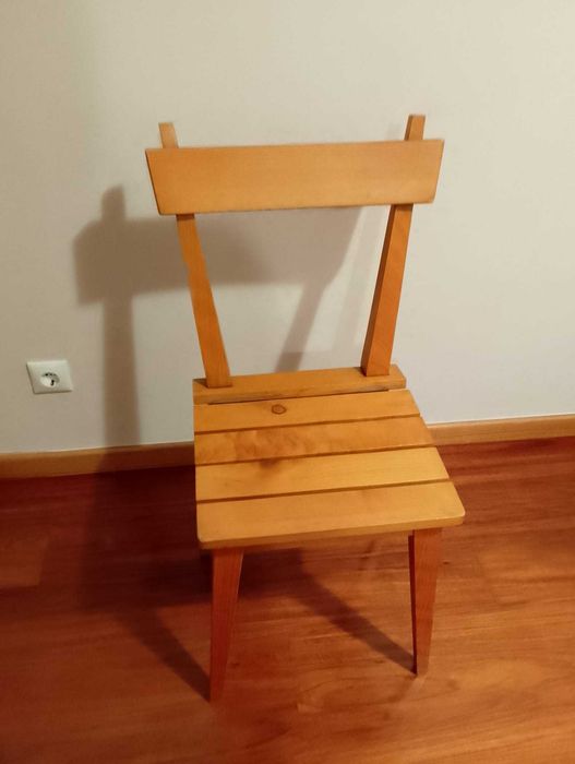 Mesas e cadeiras para café