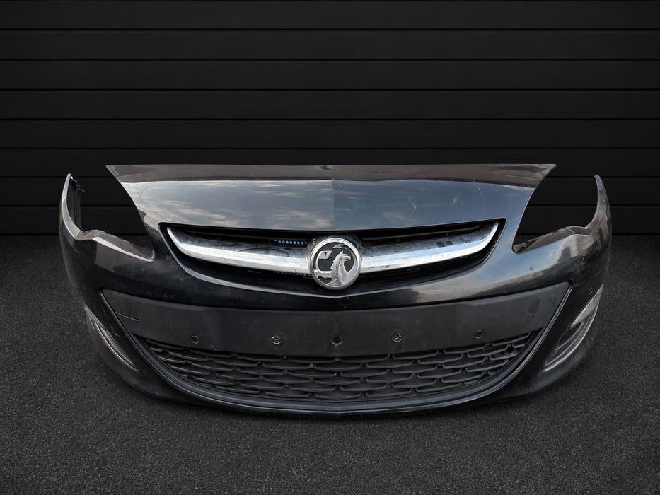 Бампер передній Opel Astra J