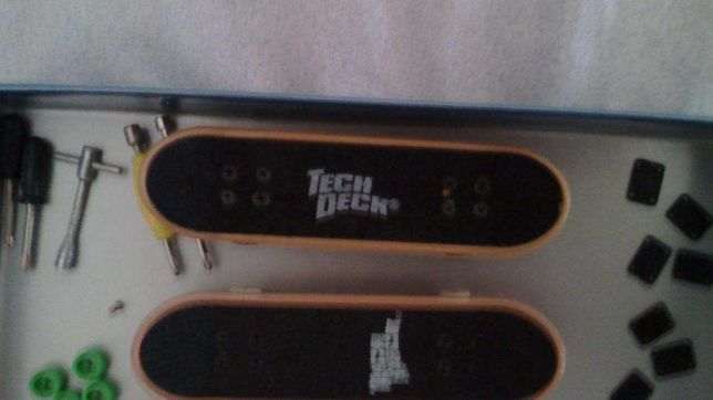 6 Tech Decks + Extras
