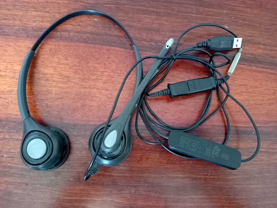 Наушники Plantronics  и DA40 QD-USB Адаптер