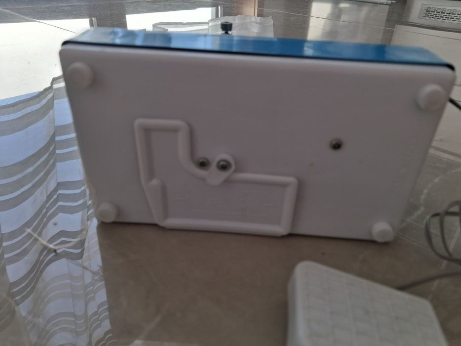 Mini máquina de costura vintage