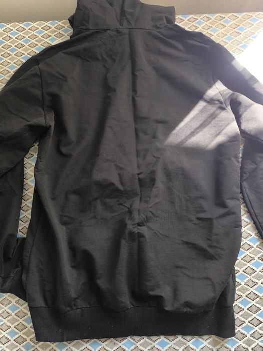 Легкая кофта с капюшоном