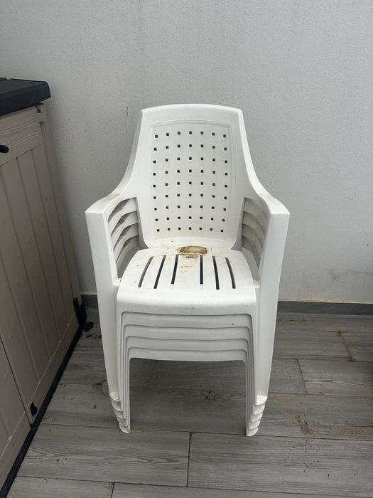 2 Espreguiçadeiras de jardim + 5 cadeiras