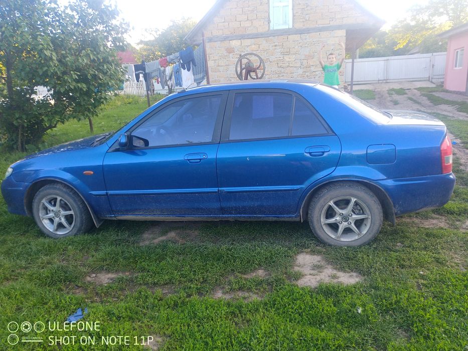 Продам машину мазду