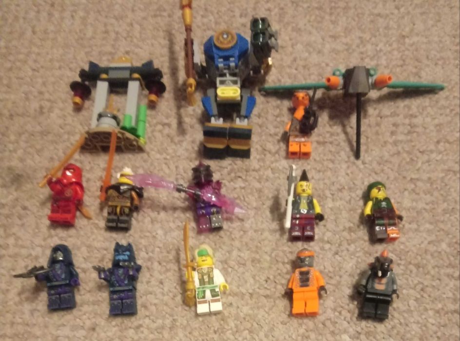 12 figurek lego ninjago