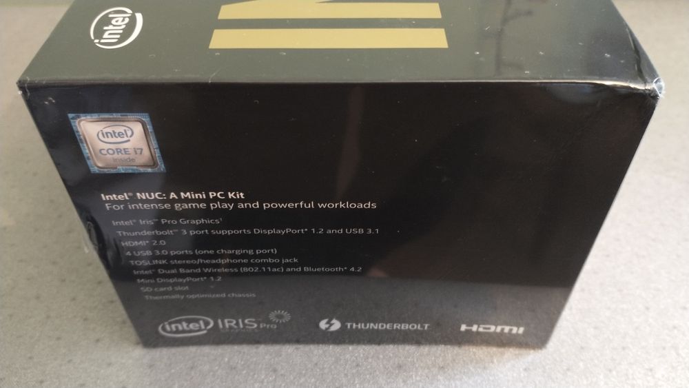 Intel NUC Skull Canyon