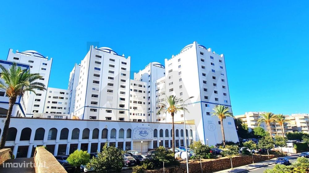 Apartamento T1 Mobilado e Equipado no Clube Praia da Rocha, a 300m do