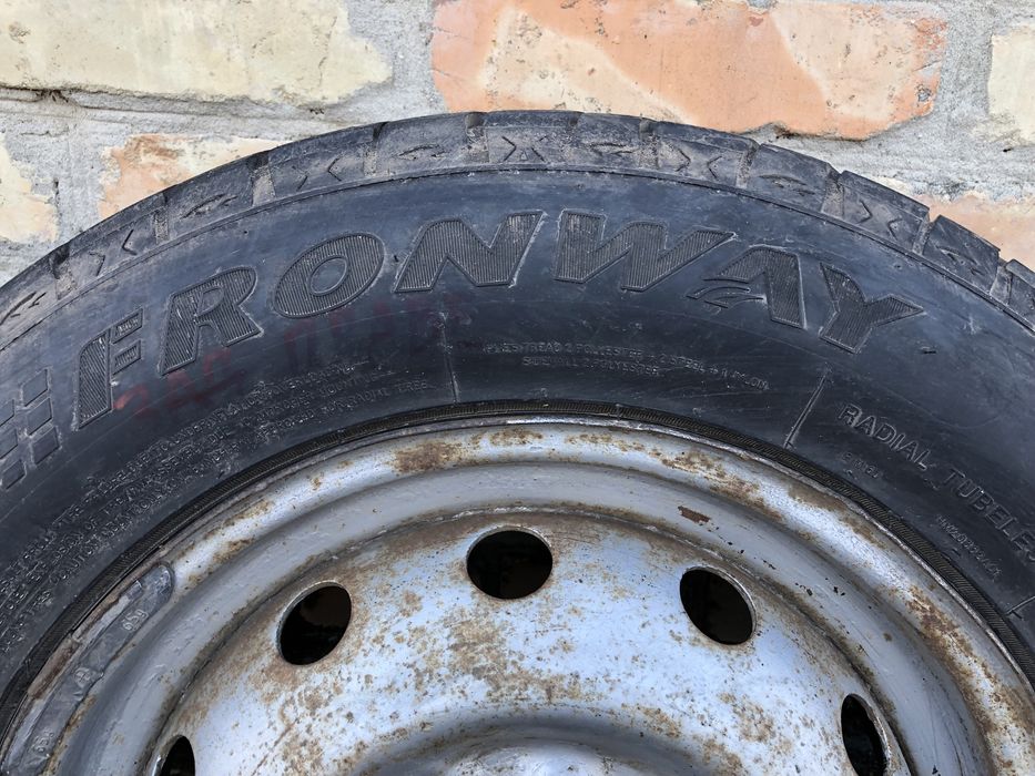 Шини автомобіль нива