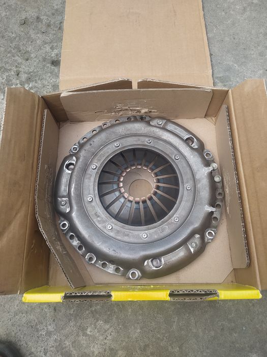 Продам корзину сцепления Skoda 1.6 tdi