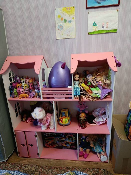 Продам большой кукольный домик для принцесс с дерева