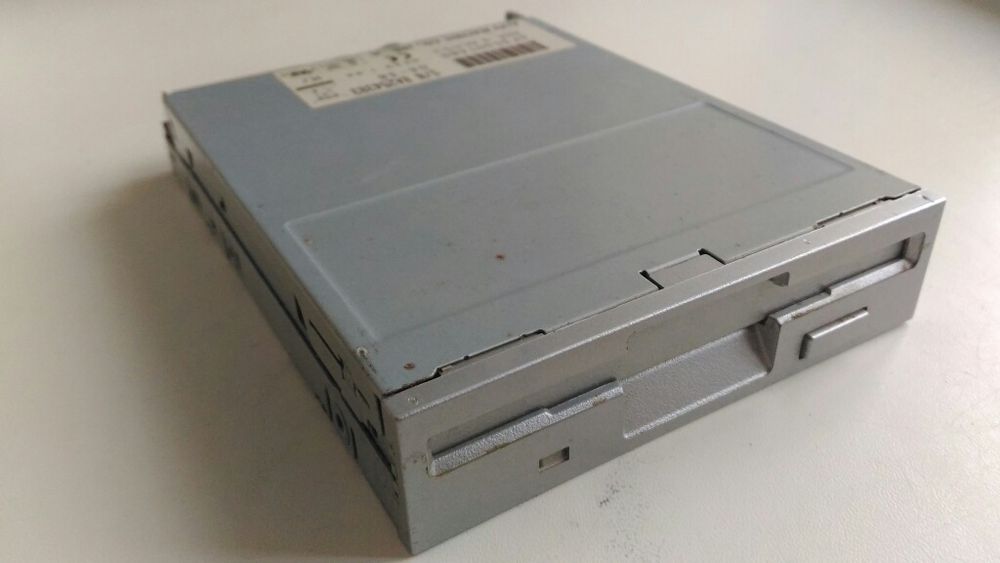 Дисковід для дискет