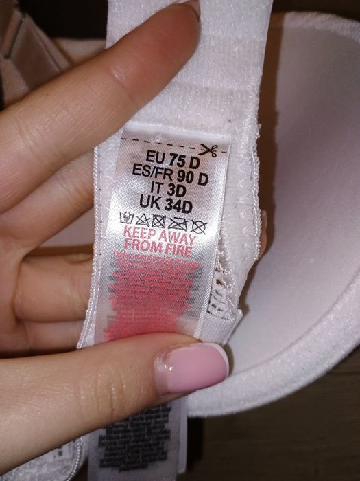 Nowy biały biustonosz plunge boho 75D