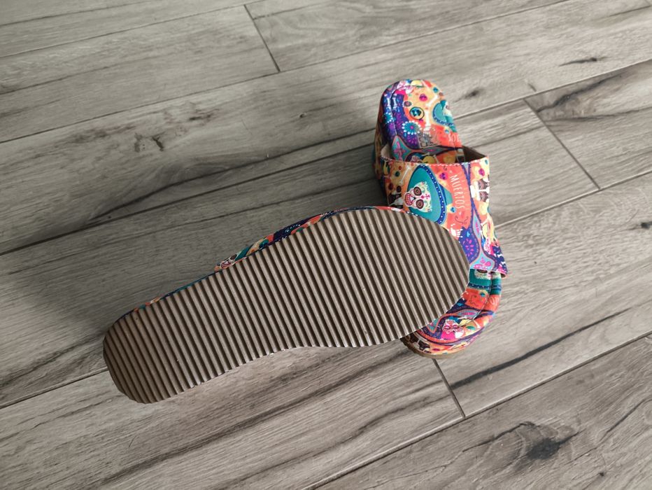 Klapki na koturnie nowe 41