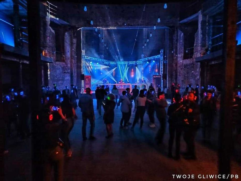 WYNAJEM nagłośnienia oświetlenia stanowisko dj wyrzutnie co2 konfetti