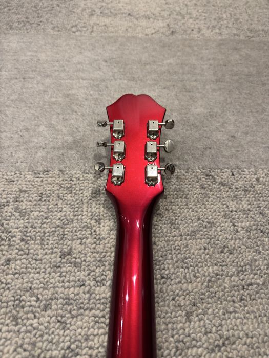 Epiphone Riviera - Sparkling Burgundy com mini-humbuckers.