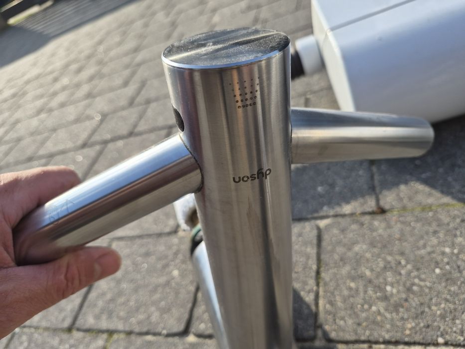 Bateria umywalkowa z suszarką DYSON