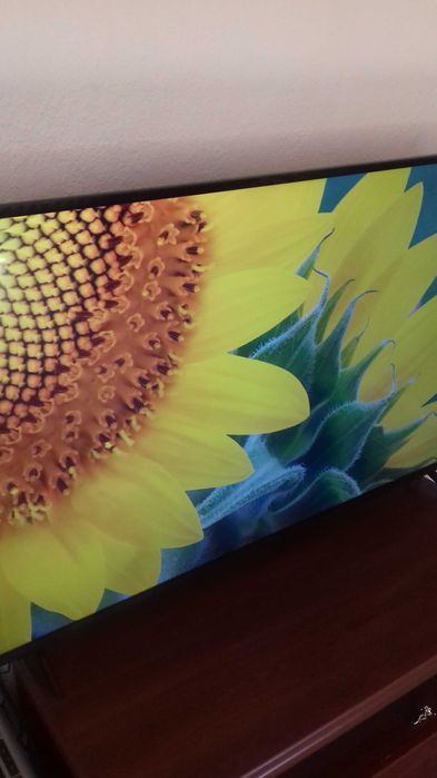 Телевизор BRAVIS 55" смарт тв. Т2.под ремонт