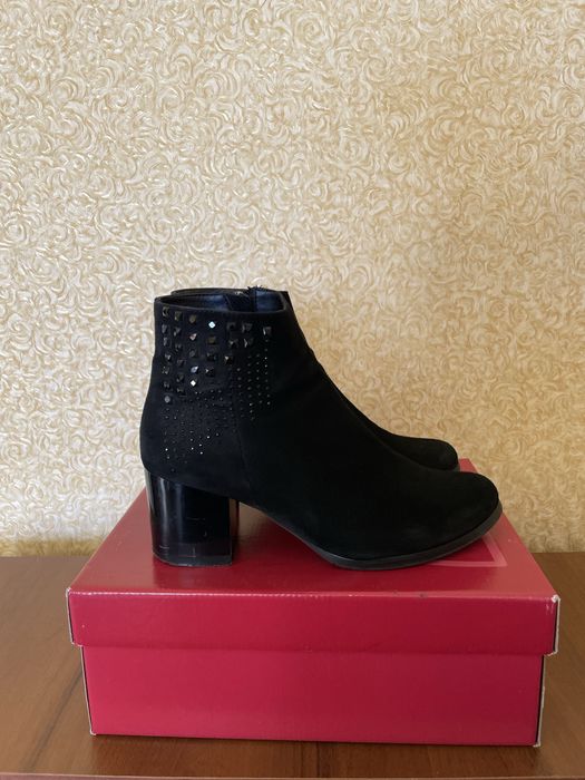 Сапожки замшеві