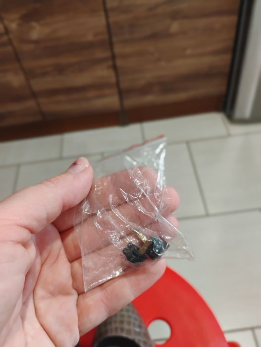 Szpilki 39            .