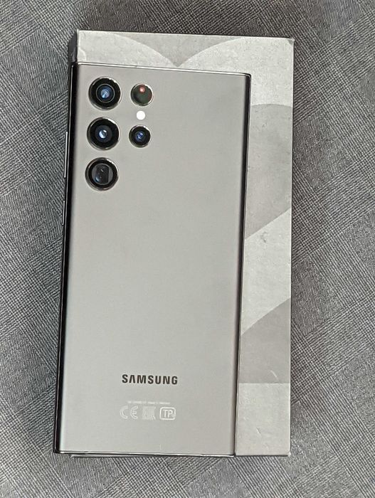 Оплата частинами 0% Samsung Galaxy S22 Ultra SM-S908B 12/256