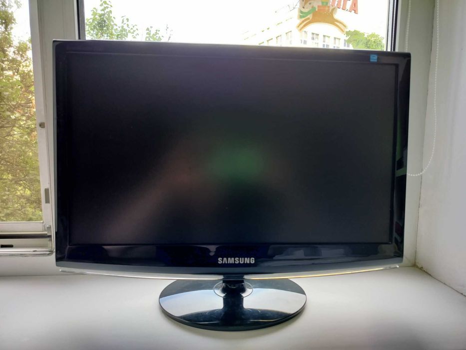 Компьютер (системний блок + монітор)