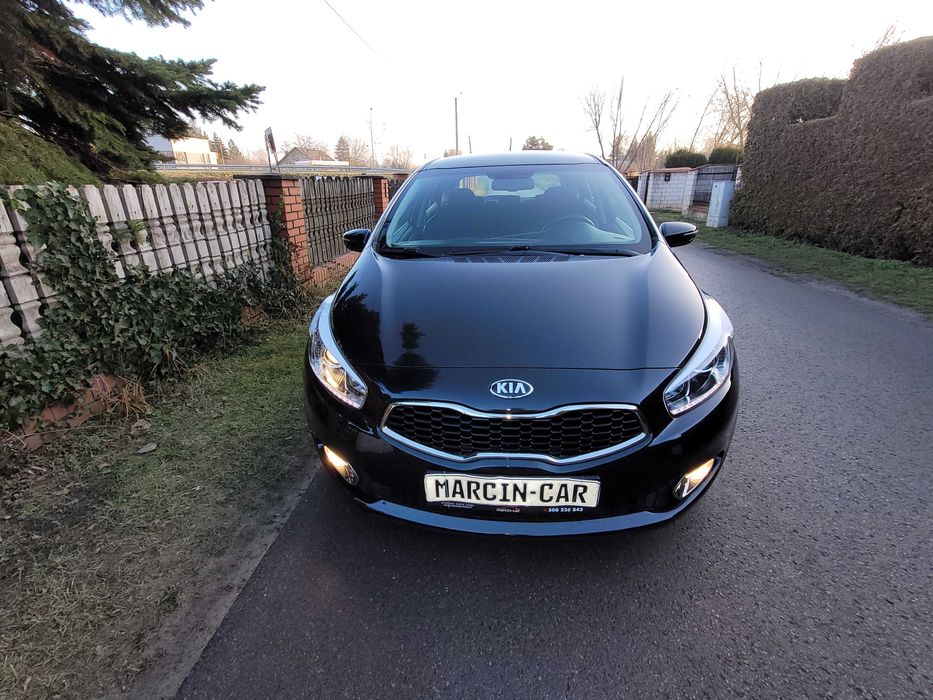 Kia ceed 1.6 b 135 KM Alu Klimatron Navi Kamera Led Serwis !!