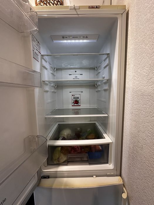 Продам холодильник LG