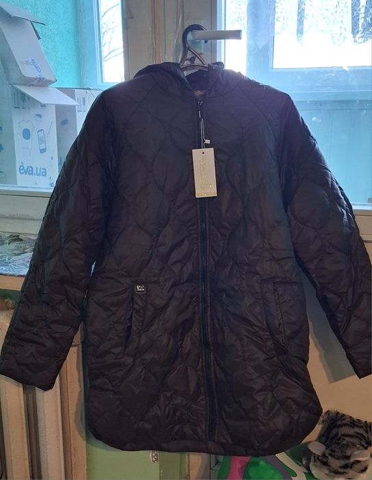 Жіноча весняна куртка