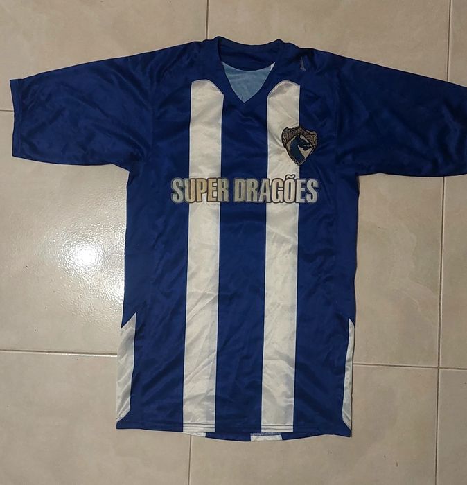 Camisola dos super Dragões